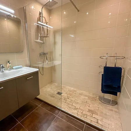 Vue Mer, Face Port, Proximite Centre Et * Αντίμπ