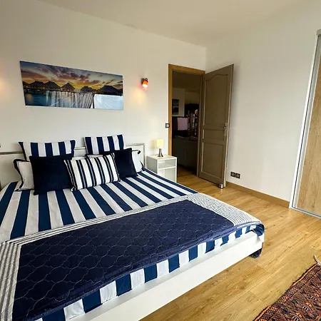 Vue Mer, Face Port, Proximite Centre Et Αντίμπ