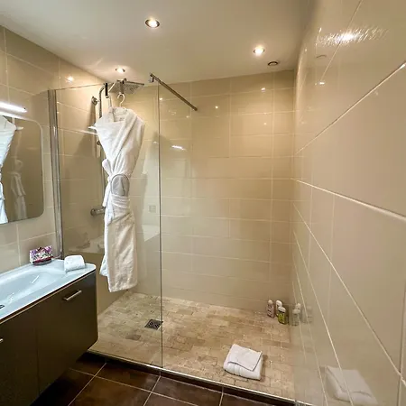 Vue Mer, Face Port, Proximite Centre Et Antibes